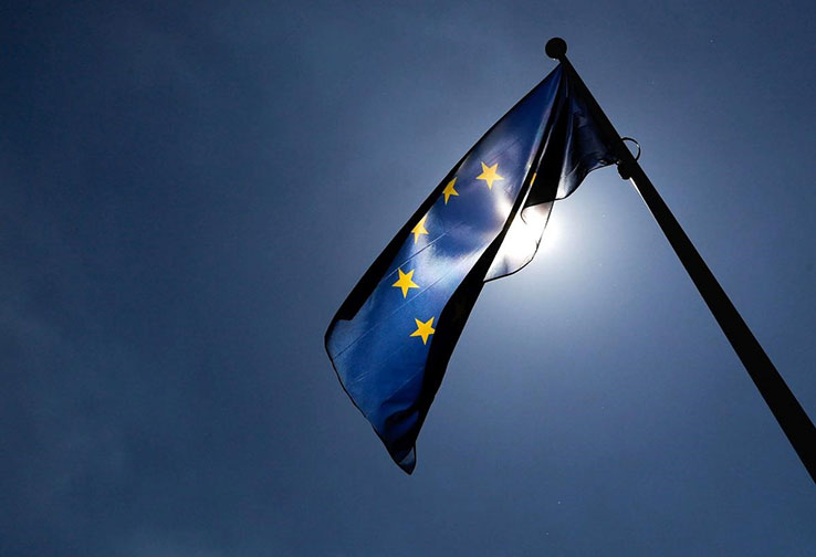 Na Kosovo i na Makedonija ocajno im e potreben pozitiven signal od EU